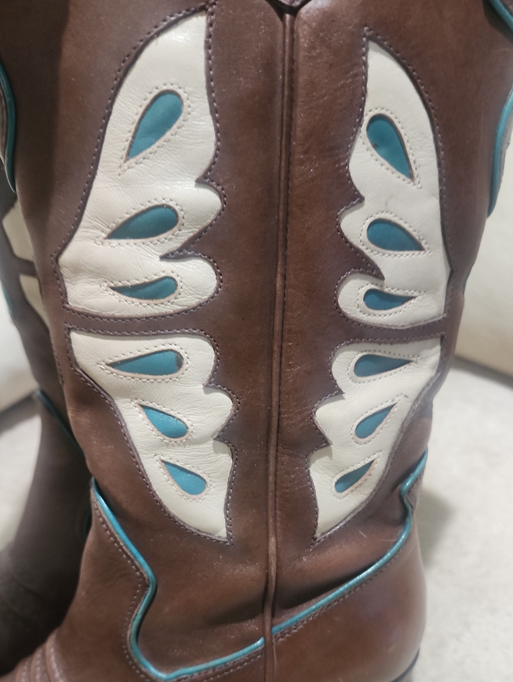 Vintage Nine West Brown Leather Butterfly Western Boots with Cream Teal Accents. - Picture 5 of 12